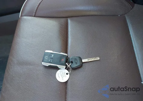 2015 Chevrolet Silverado K1500 High Country z USA, uszkodzony, nr VIN 3GCUKTEJXFG445591